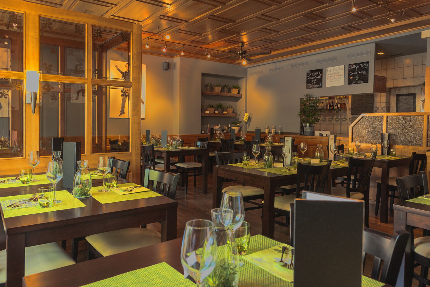 Vees Bistro - Our Restaurant